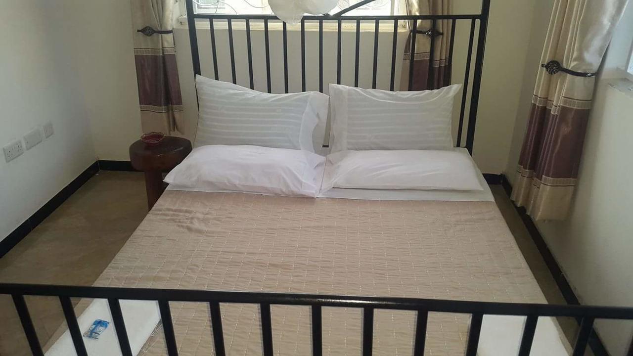 Entebbe Vine Inn Ngoại thất bức ảnh