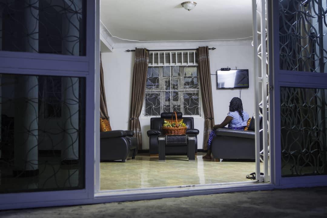 Entebbe Vine Inn Ngoại thất bức ảnh